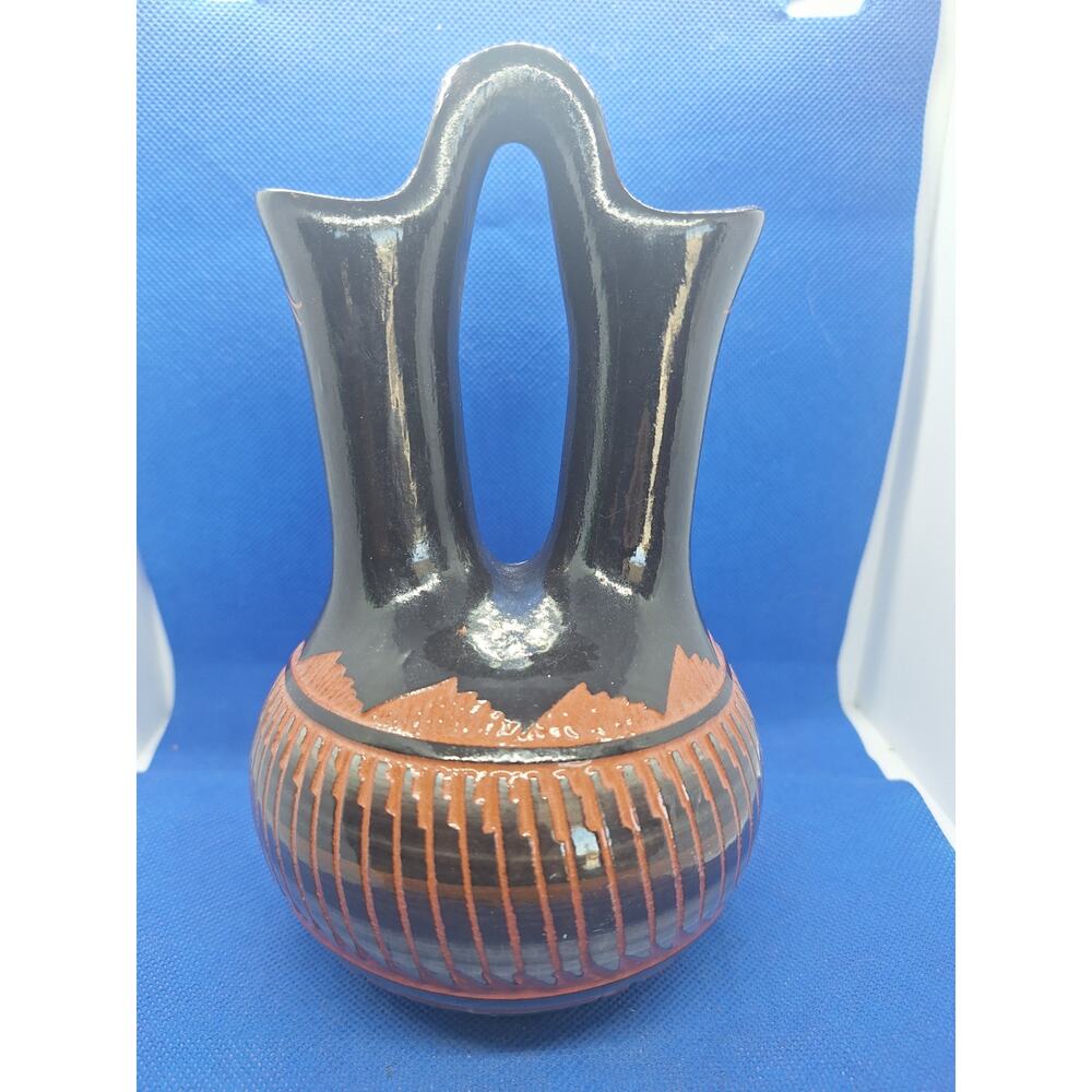 Southwestern Wedding Vase Double Spout Black Sgraffito Pottery 7in - Excellent!